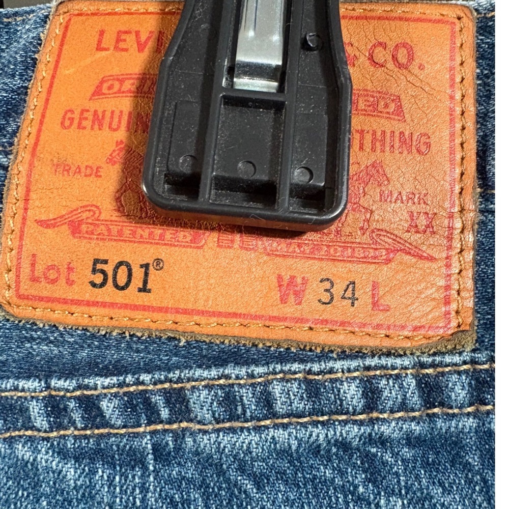 Levi's Premium 501 Men's W34 Cutoff Denim Shorts Distressed Frayed Button Fly - Picture 5 of 11